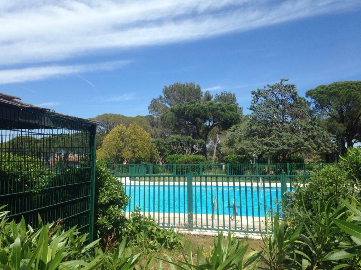 Agreable Studio Proche Sttropez Piscine Et Tennis Gassin Εξωτερικό φωτογραφία
